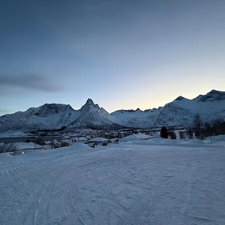 Camp Mefjord Hostel Senja