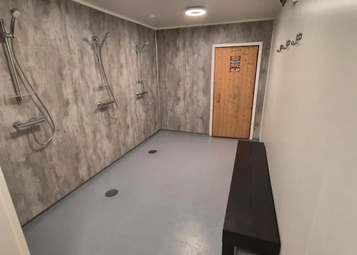 Camp Mefjord Hostel Senja