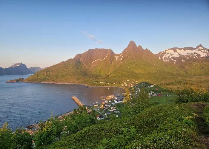 Camp Mefjord Hostel *