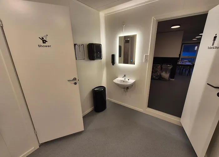 Camp Mefjord Hostel Senja